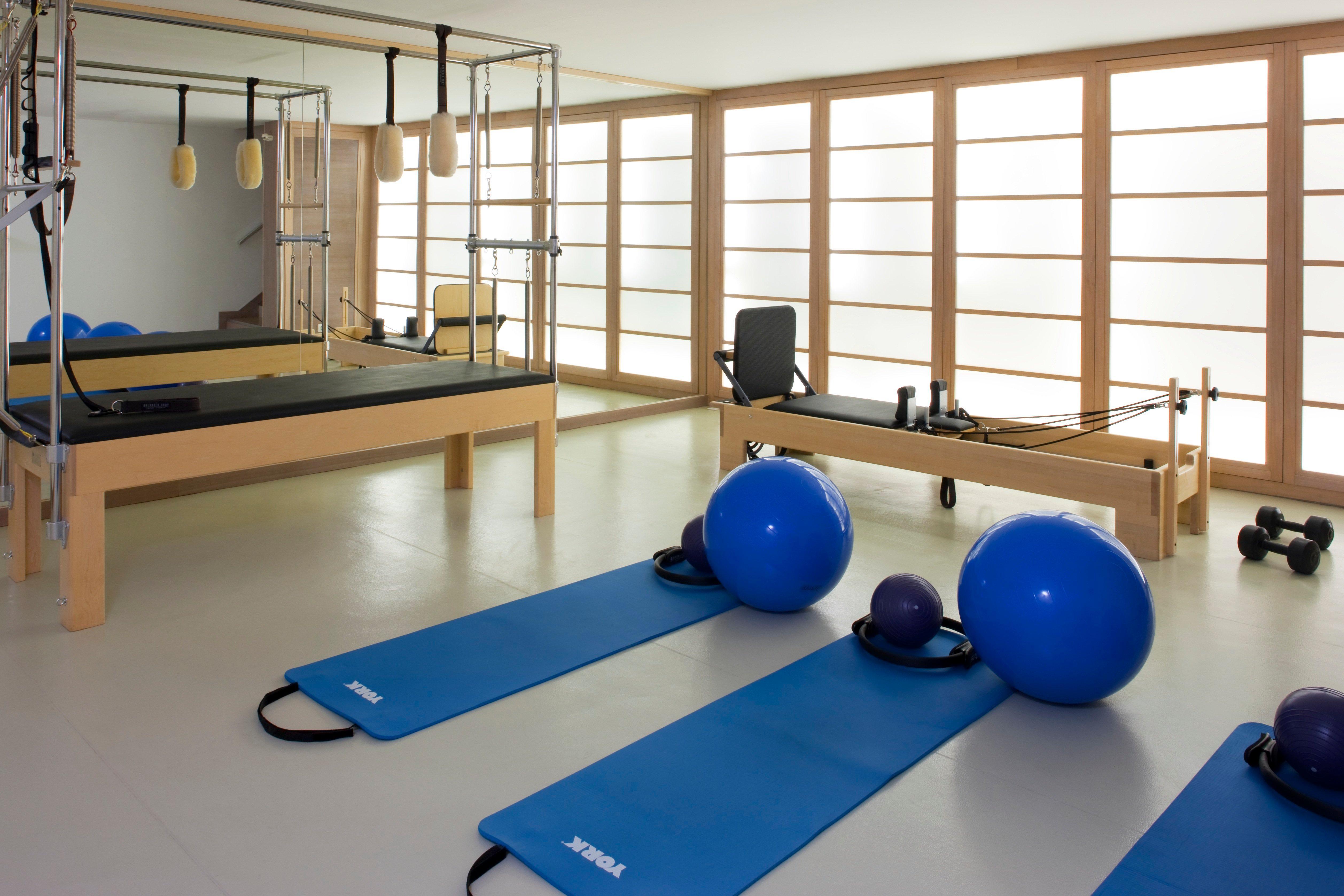 Holiday Inn Istanbul City By Ihg Istambul Exterior foto A Pilates studio