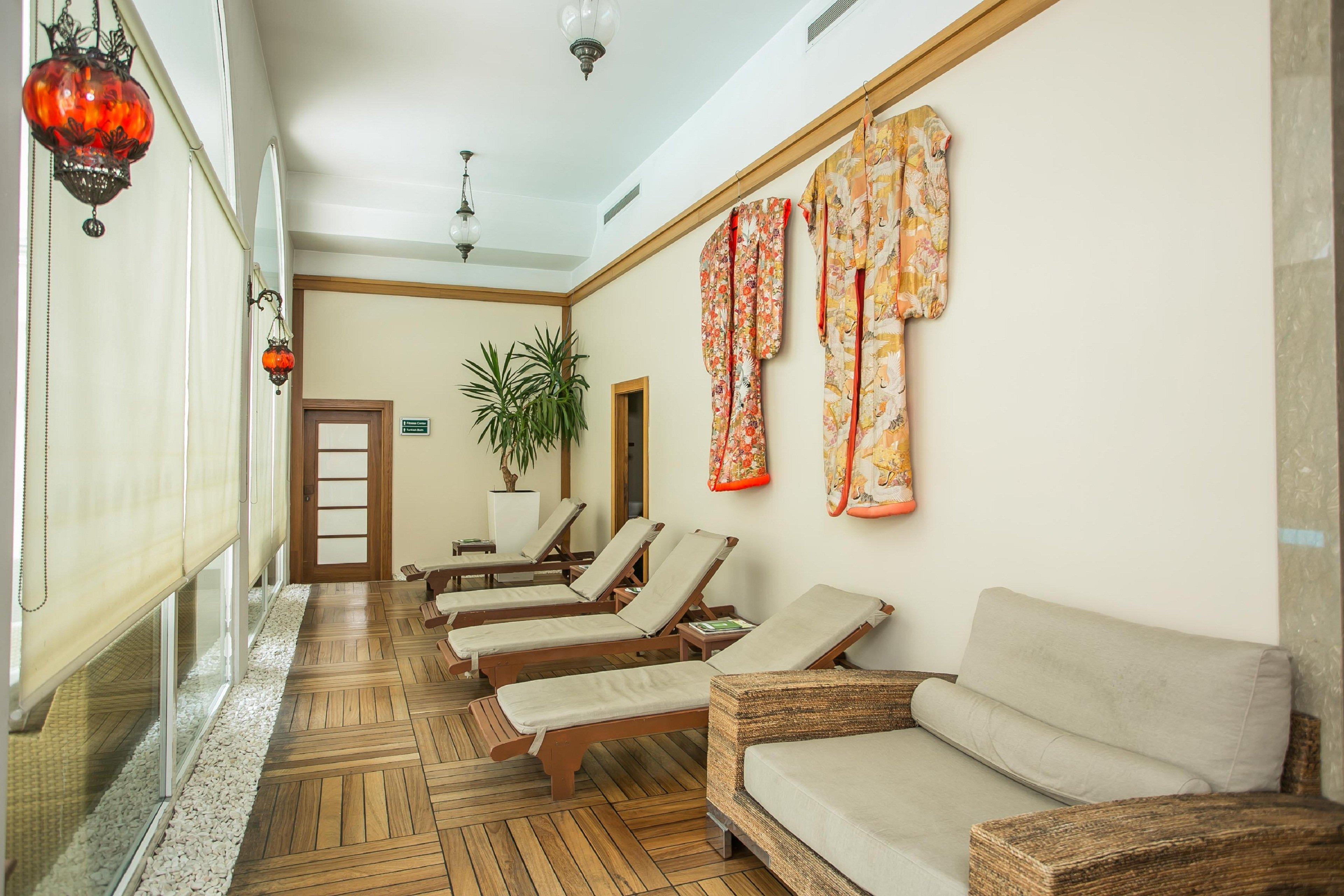 Holiday Inn Istanbul City By Ihg Istambul Exterior foto The spa at the hotel