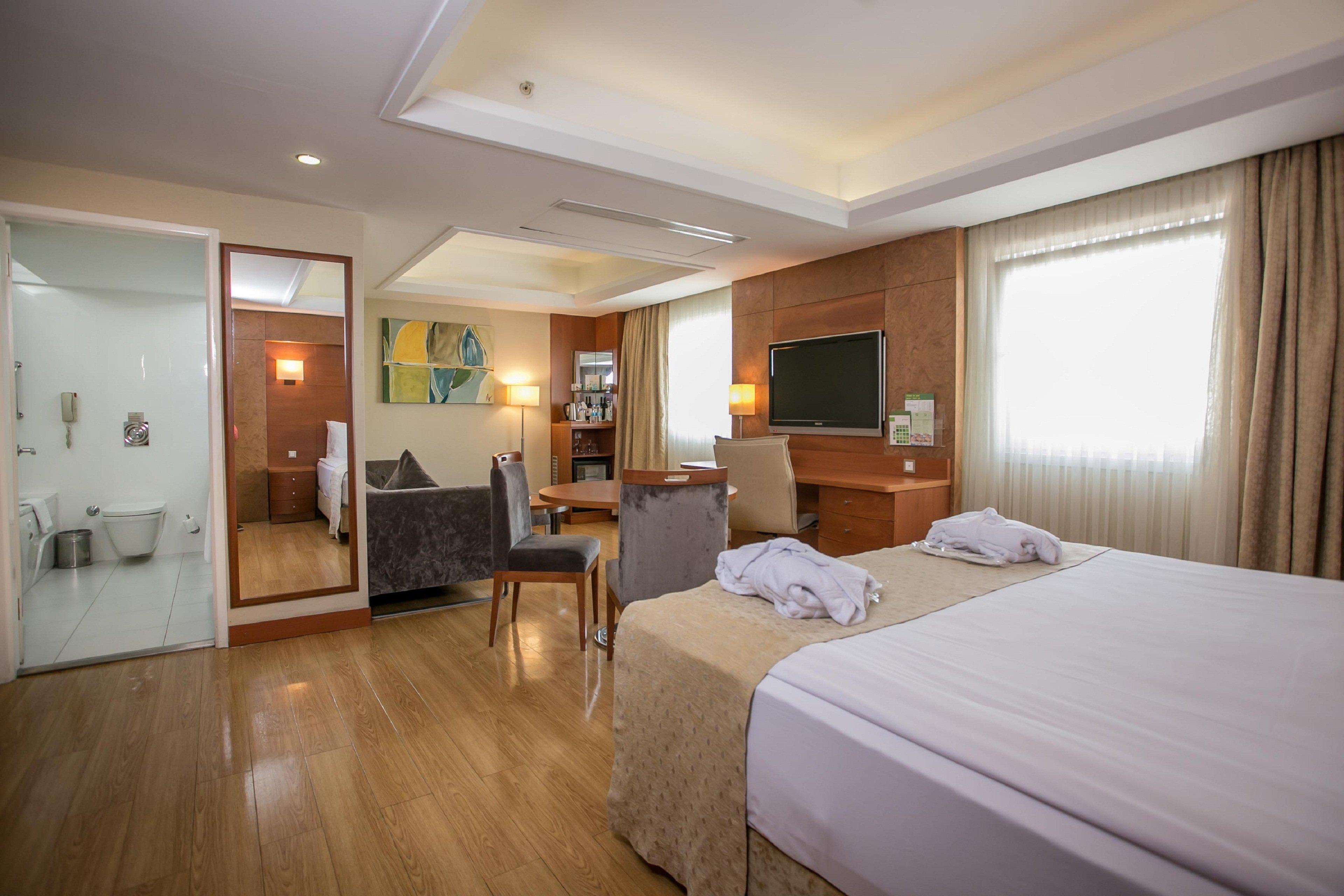 Holiday Inn Istanbul City By Ihg Istambul Exterior foto Suite