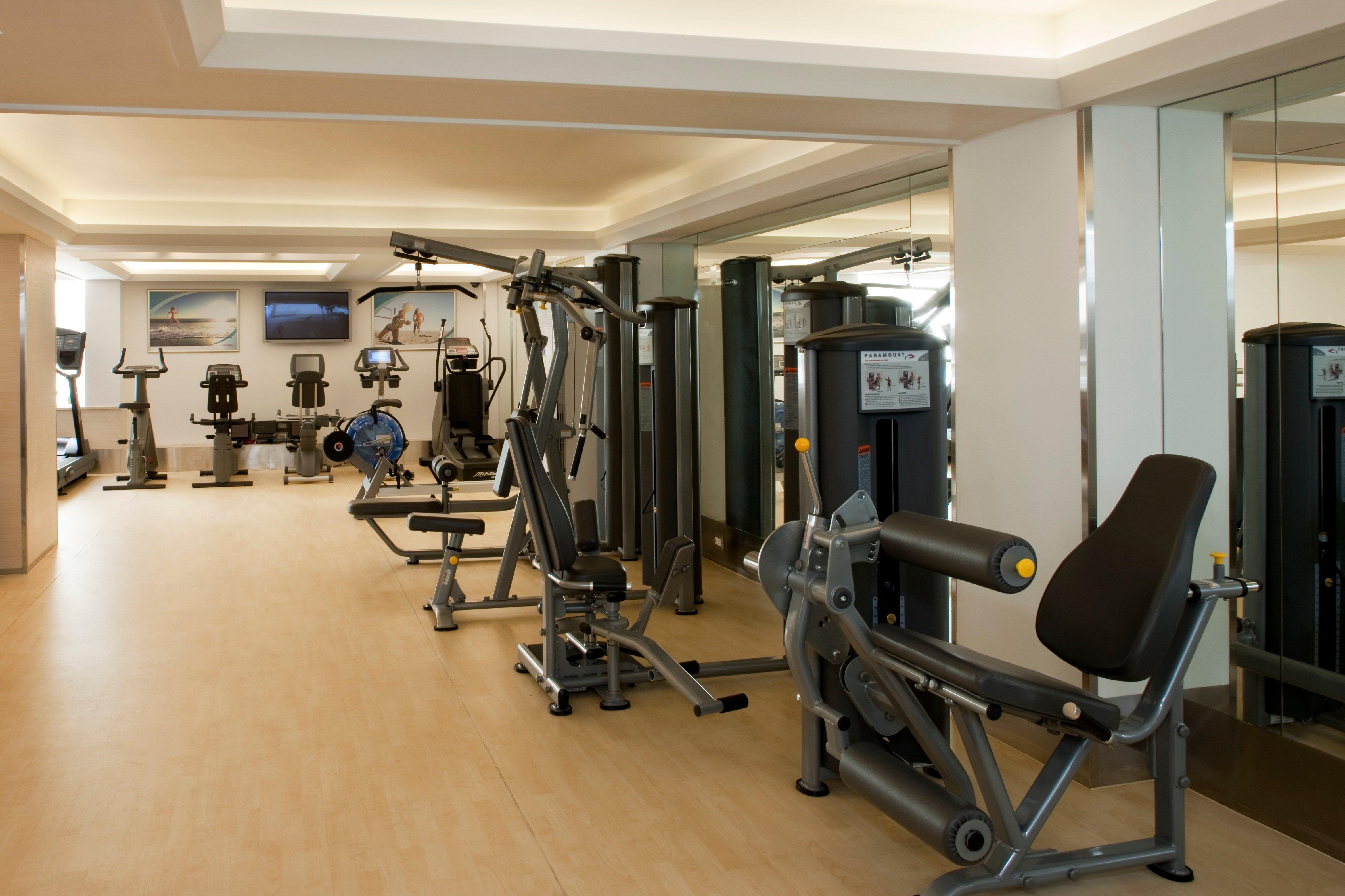 Holiday Inn Istanbul City By Ihg Istambul Exterior foto The gym at the hotel