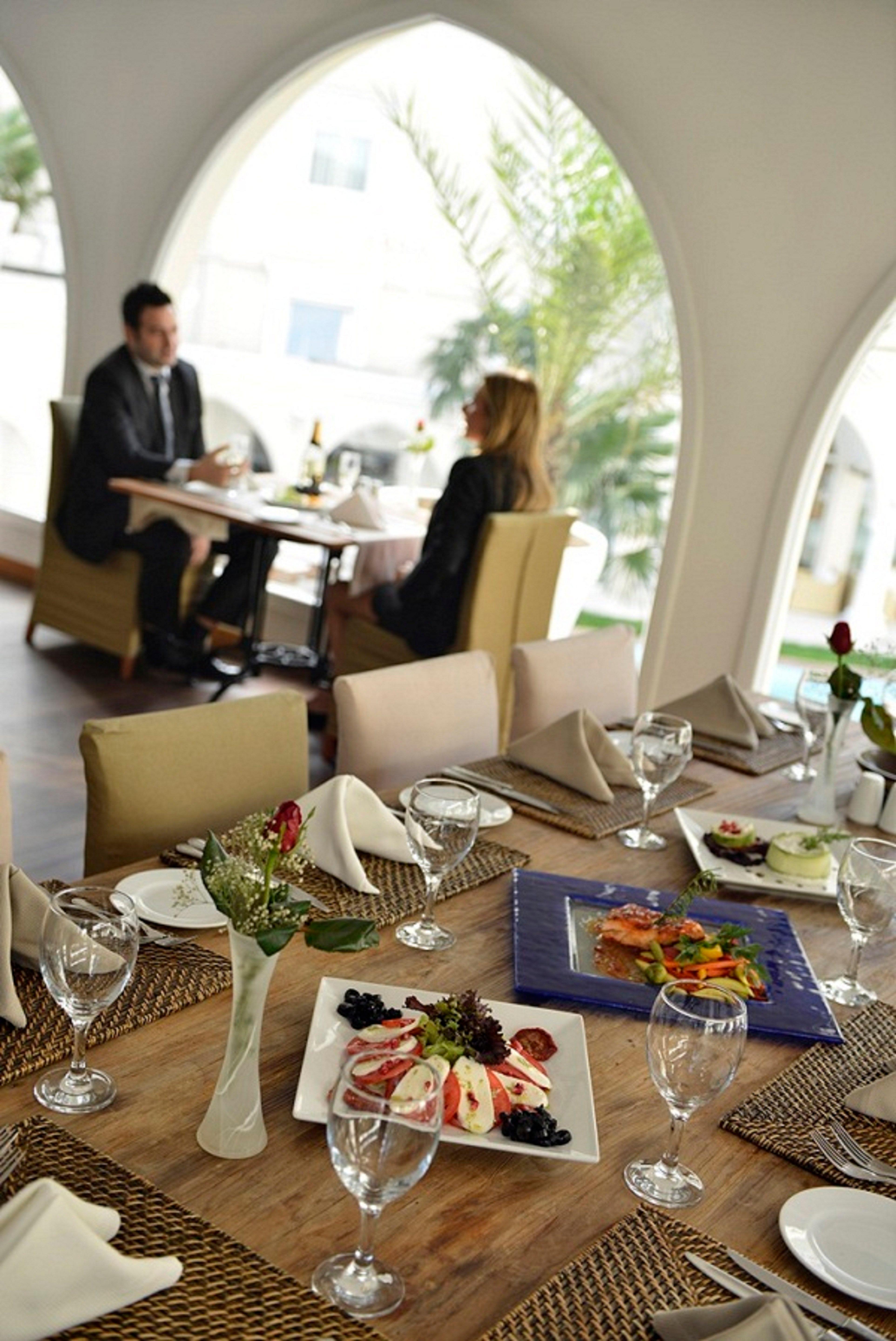 Holiday Inn Istanbul City By Ihg Istambul Exterior foto Restaurant