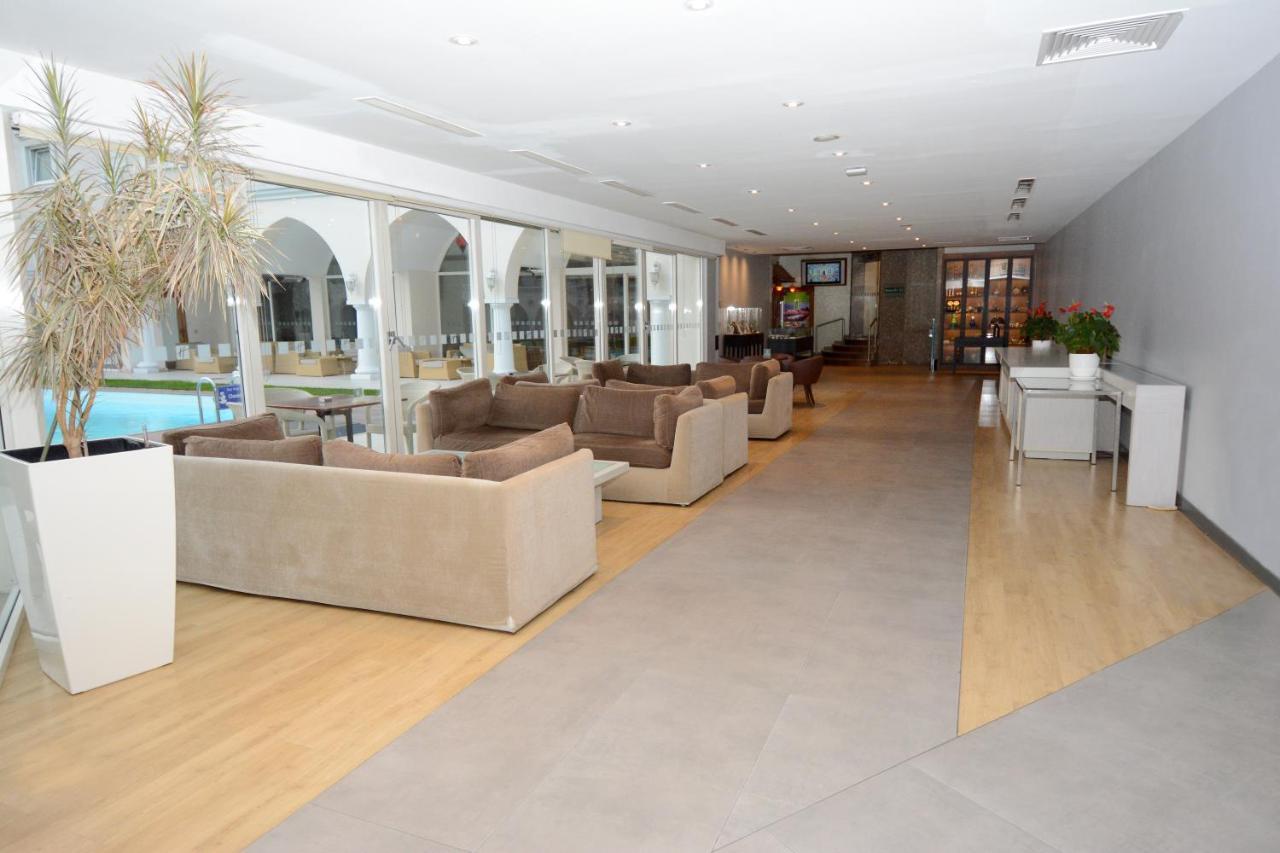 Holiday Inn Istanbul City By Ihg Istambul Exterior foto The lounge at the airport
